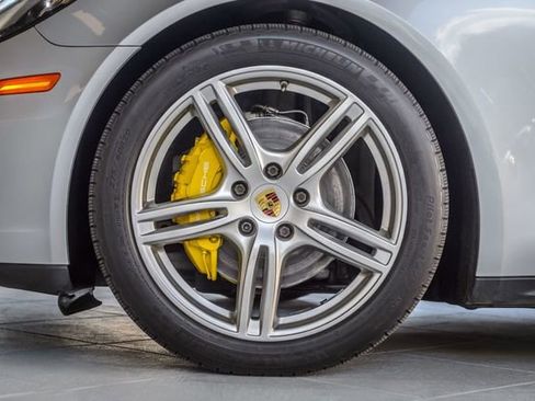 Used 2018 Porsche Panamera image 13