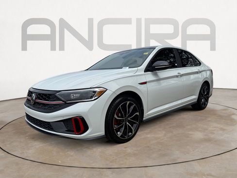 Used 2023 Volkswagen Jetta GLI Autobahn image 5