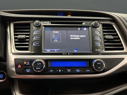 Used 2015 Toyota Highlander XLE image 9