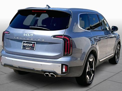 Used 2024 Kia Telluride EX image 12
