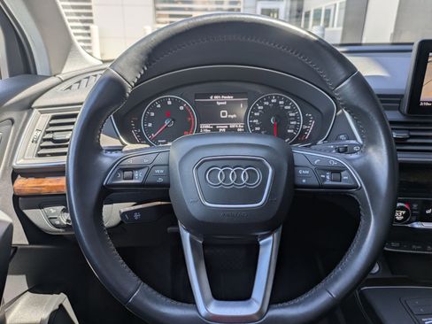 Used 2018 Audi Q5 2.0T Premium w/ Convenience Package AWD/4WD image 12