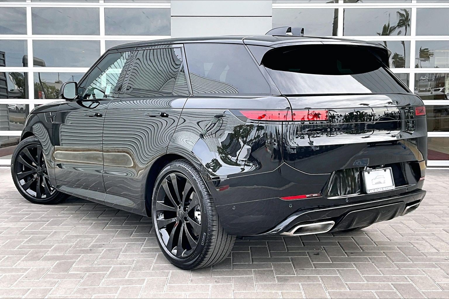 New 2027 Land Rover Range Rover Sport Dynamic SE AWD/4WD image 3