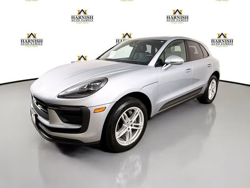 Used 2024 Porsche Macan image 3
