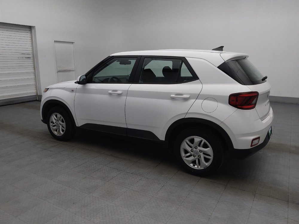 Used 2022 Hyundai Venue SE w/ Cargo Package FWD image 3