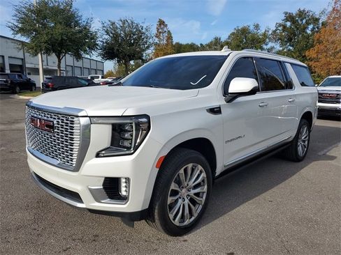 Used 2023 GMC Yukon XL Denali image 2