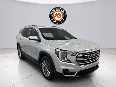 Used 2022 GMC Terrain SLT w/ LPO, Roadside Safety Package image 1