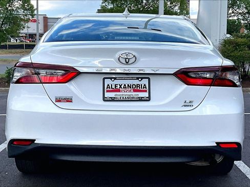 Used 2022 Toyota Camry LE AWD/4WD image 4