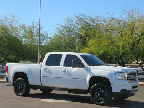 Used 2013 GMC Sierra 2500 Denali image 4