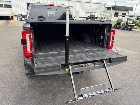 Used 2024 Ford F250 Crew Cab Lariat w/ Ultimate w/ Lariat Ultimate Package AWD/4WD image 58