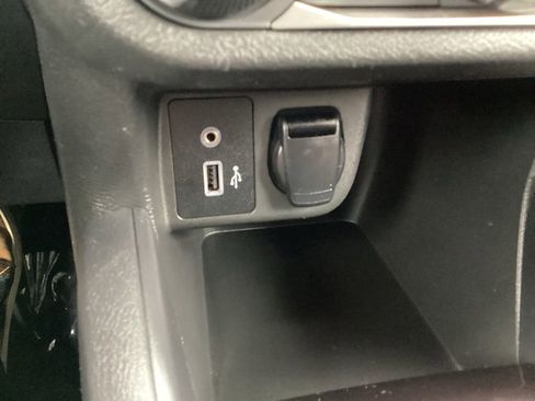 Used 2020 Nissan Versa S FWD image 23