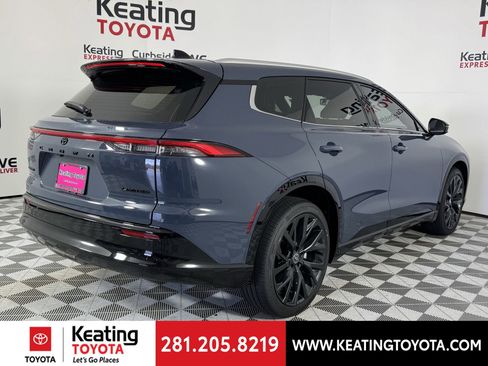 New 2025 Toyota Crown Signia image 14