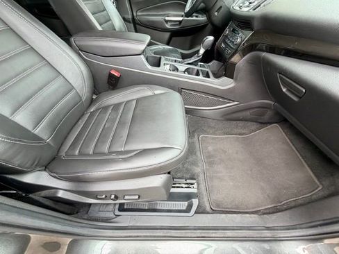 Used 2017 Ford Escape Titanium image 18