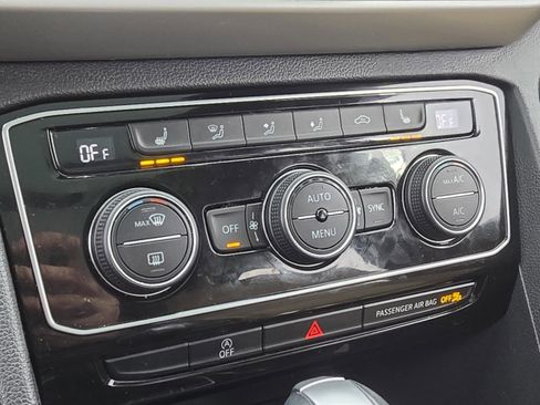 Used 2023 Volkswagen Atlas Cross Sport SE w/ Panoramic Sunroof Package image 10