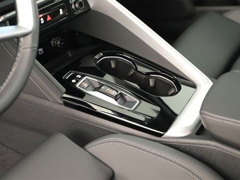 New 2025 Audi Q5 Premium Plus image 17