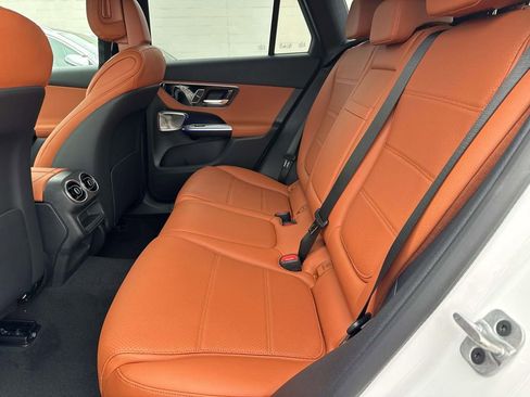 New 2026 Mercedes-Benz GLC 300 image 7