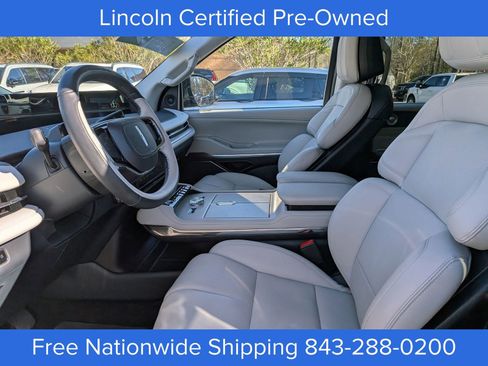 Certified 2025 Lincoln Navigator Reserve image 23
