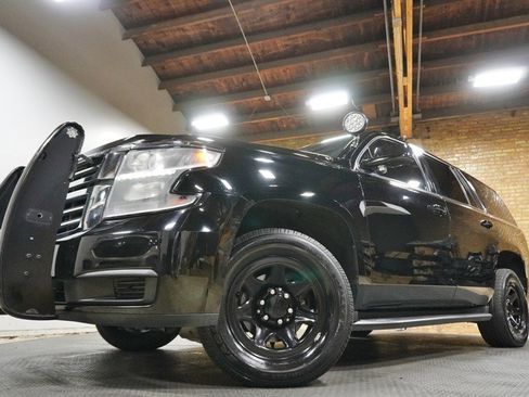 Used 2020 Chevrolet Tahoe 4WD w/ Remote Keyless Entry Package image 3