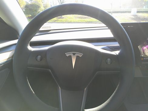 Used 2022 Tesla Model 3 image 19