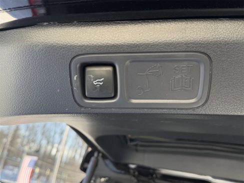 Used 2024 Ford Expedition Platinum image 42