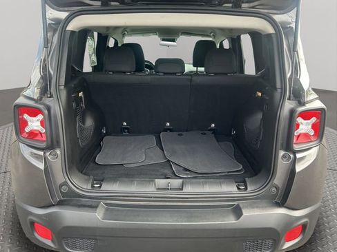 Used 2017 Jeep Renegade Latitude AWD/4WD image 36