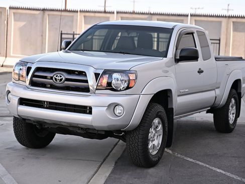 Used 2010 Toyota Tacoma 4x4 Access Cab V6 image 71