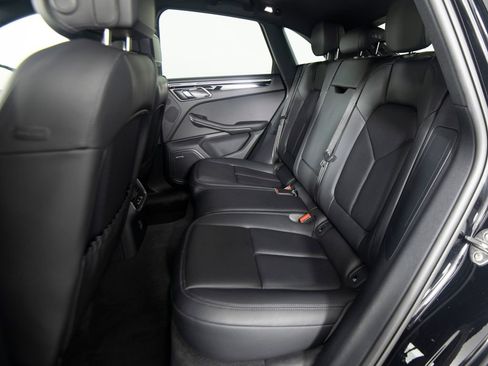 Certified 2026 Porsche Macan AWD/4WD image 34