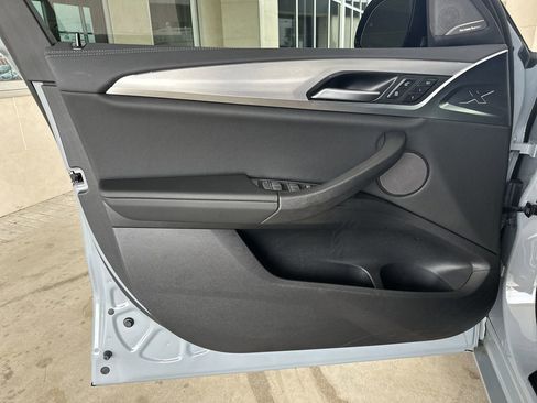 Used 2024 BMW X4 M40i w/ Premium Package image 11