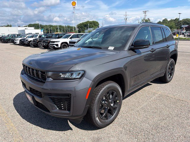 New 2026 Jeep Grand Cherokee Altitude AWD/4WD image 3