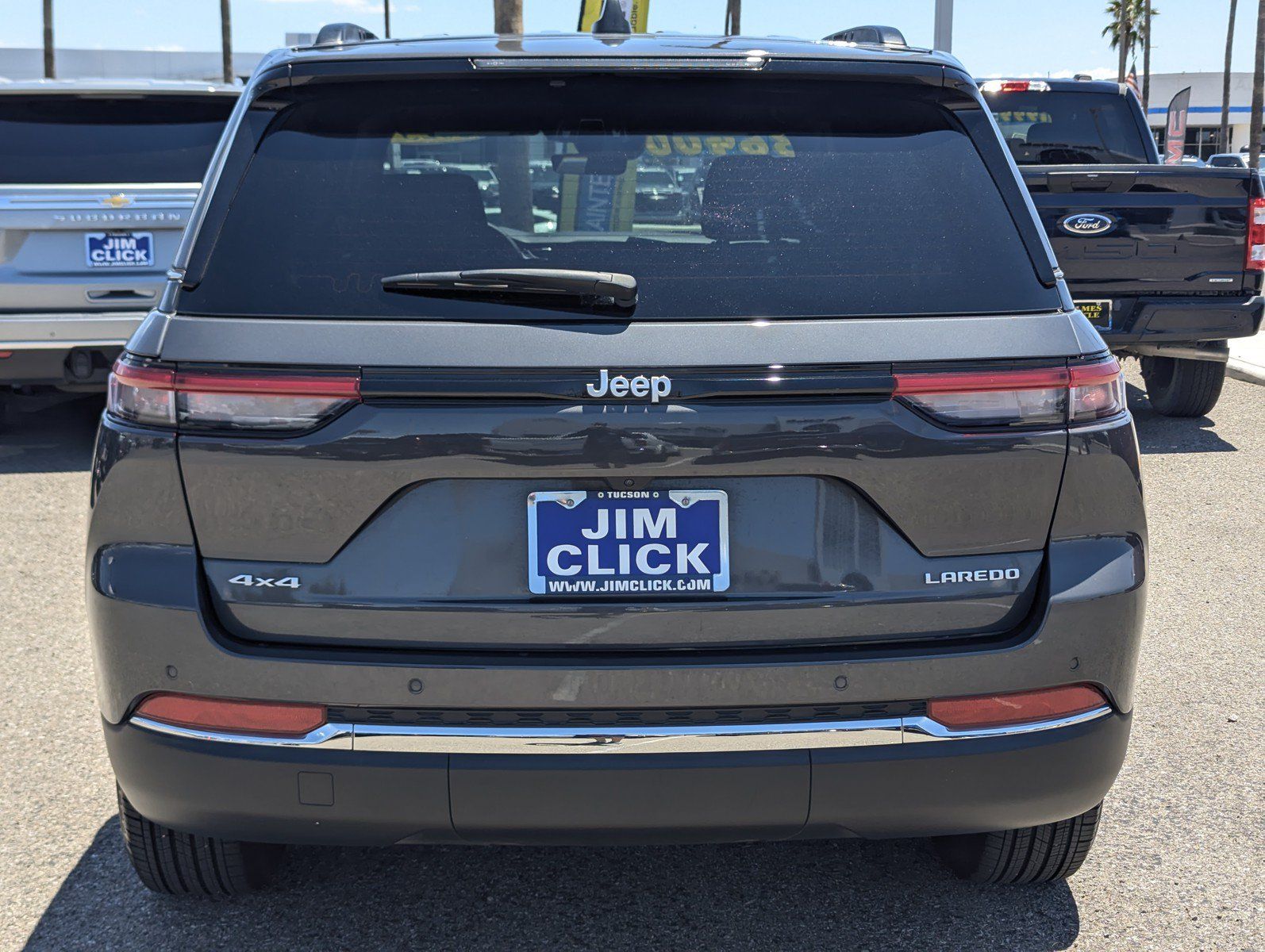 Used 2025 Jeep Grand Cherokee Laredo X AWD/4WD image 3