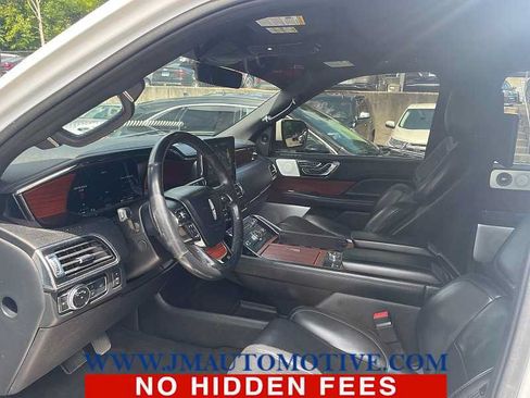 Used 2021 Lincoln Navigator Reserve AWD/4WD image 2