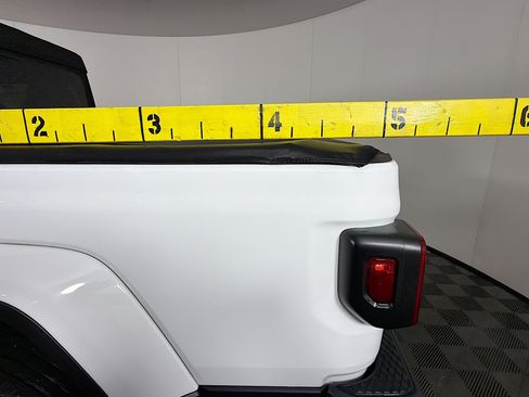 Used 2024 Jeep Gladiator Sport image 34