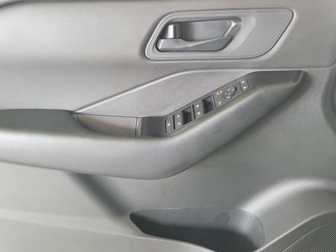 Used 2025 Nissan Rogue S FWD image 26