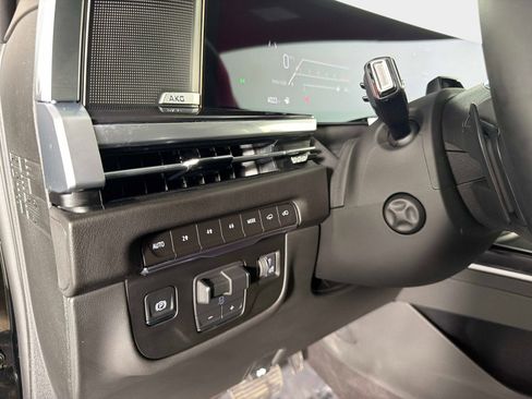 Used 2026 Cadillac Escalade Sport w/ LPO, ONYX Package AWD/4WD image 43