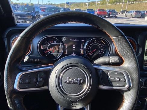 Used 2022 Jeep Gladiator Mojave w/ Cold Weather Group image 12