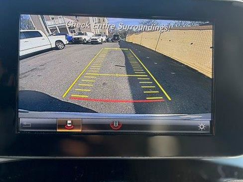 Used 2018 Mercedes-Benz GLC 300 4MATIC image 18