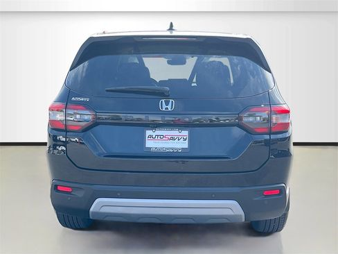 Used 2025 Honda Pilot EX-L image 6