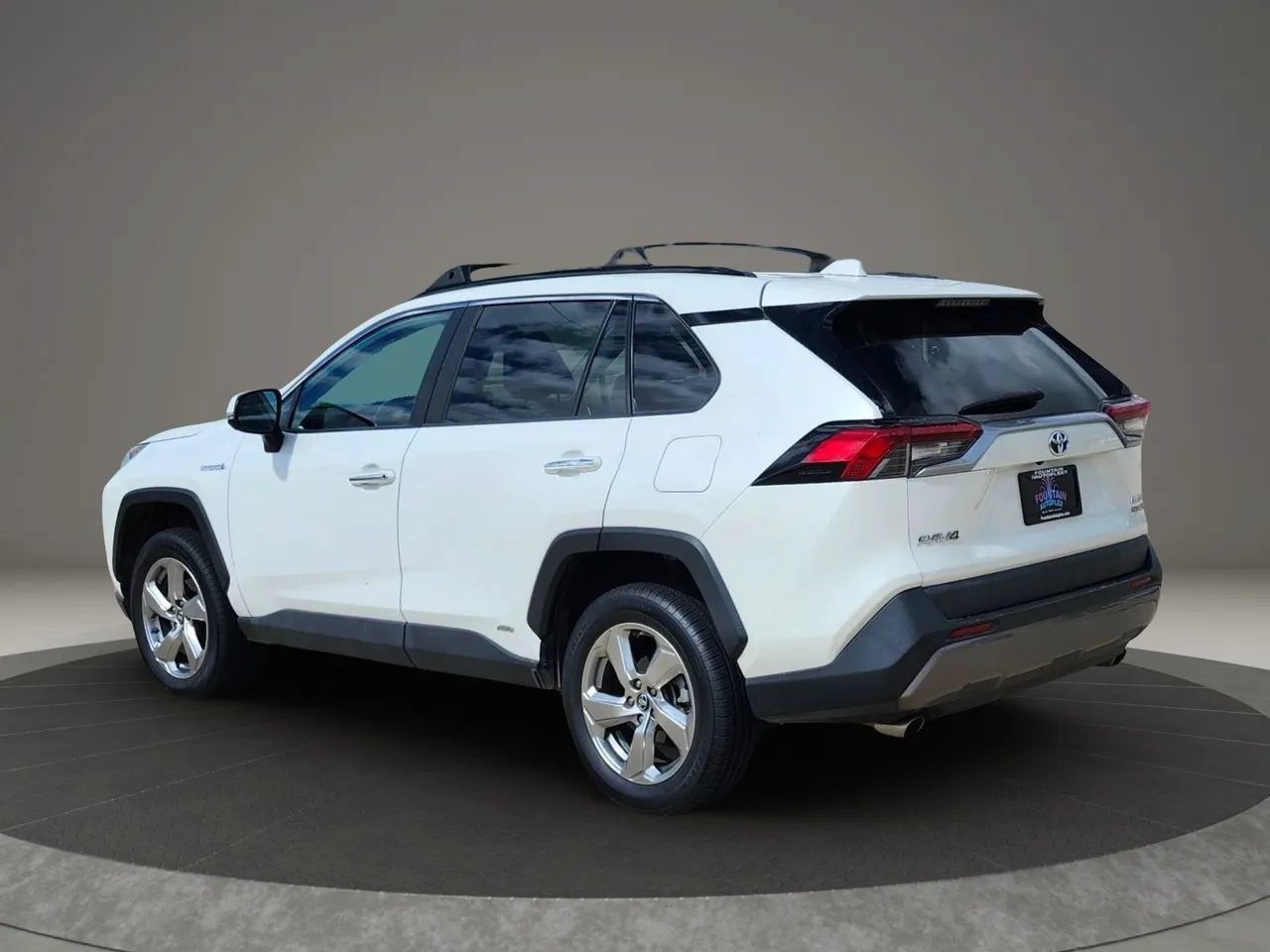 Used 2019 Toyota RAV4 Limited w/ Carpet Mat Package AWD/4WD image 3
