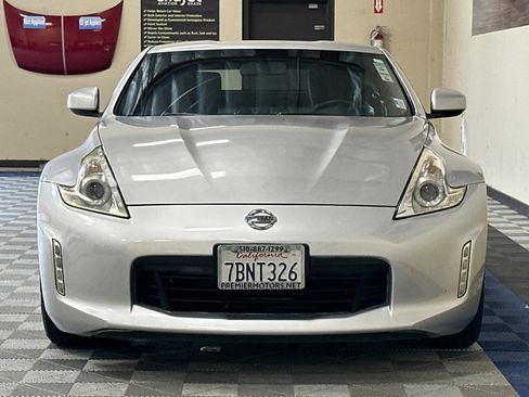Used 2013 Nissan 370Z Coupe RWD image 9