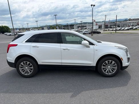 Used 2018 Cadillac XT5 Luxury w/ Driver Awareness Package FWD image 6