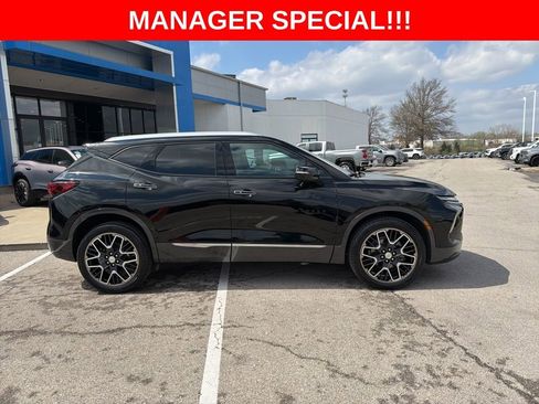 Used 2023 Chevrolet Blazer Premier w/ Driver Confidence II Package FWD image 2