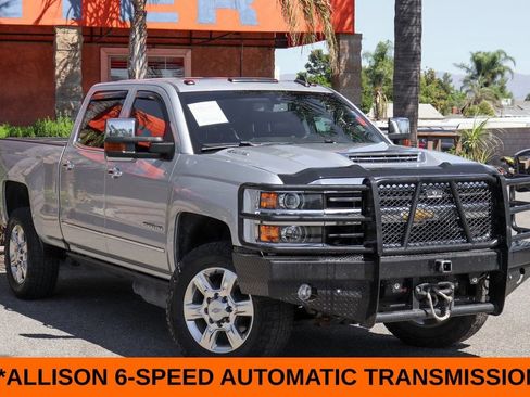 Used 2019 Chevrolet Silverado 2500 LTZ w/ Duramax Plus Package AWD/4WD image 2