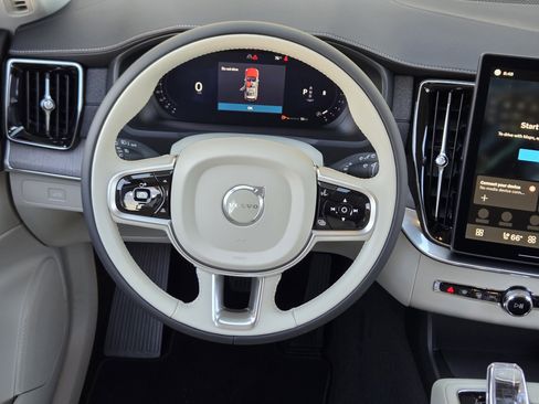 New 2026 Volvo XC90 B6 Ultra w/ Protection Package image 28