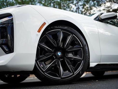 Used 2024 BMW i7 eDrive50 w/ M Sport Package image 19