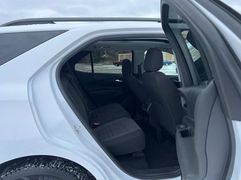 Used 2022 Chevrolet Equinox LT image 39