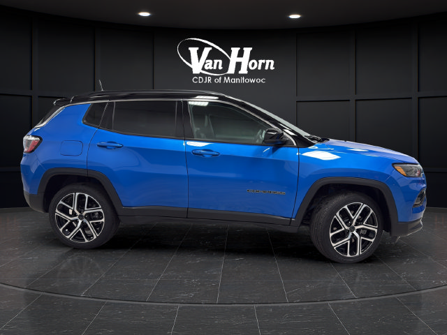 Used 2025 Jeep Compass Limited AWD/4WD image 8