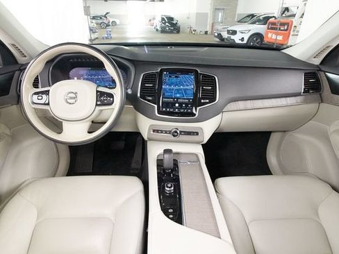 Certified 2023 Volvo XC90 B6 Plus AWD/4WD image 7