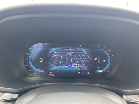 Used 2025 Volvo V60 B5 Cross Country Plus image 22