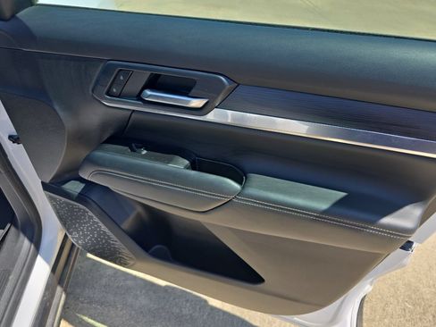Used 2025 GMC Terrain Elevation FWD image 15