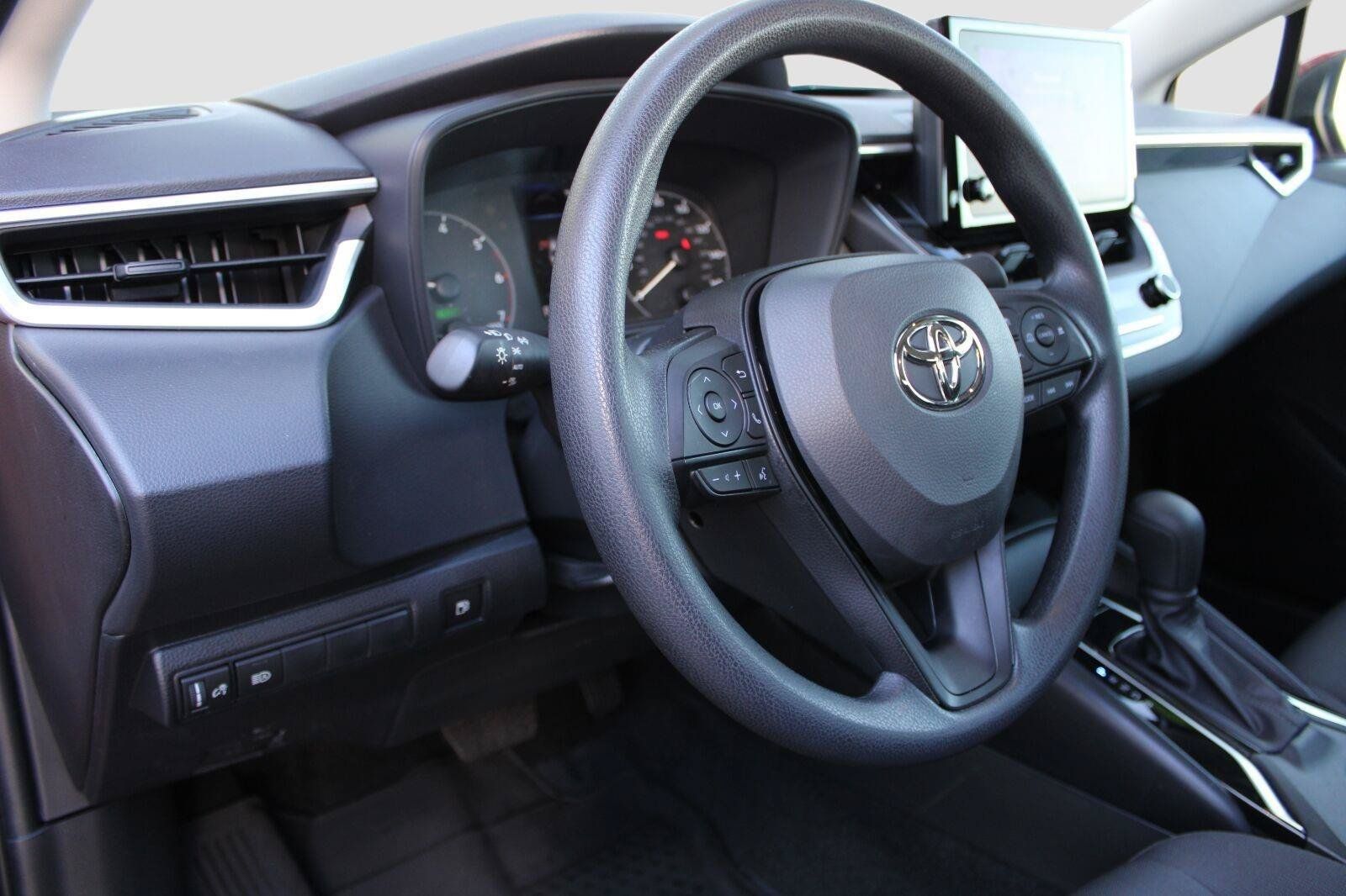 Certified 2025 Toyota Corolla LE w/ LE Premium Package FWD image 17