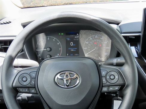 Used 2025 Toyota Corolla LE FWD image 13